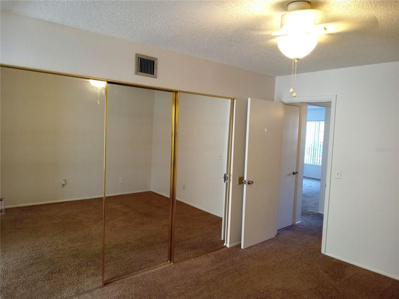 2427 Rhodesian Drive , Unit 11, Clearwater, FL 33763 Photo