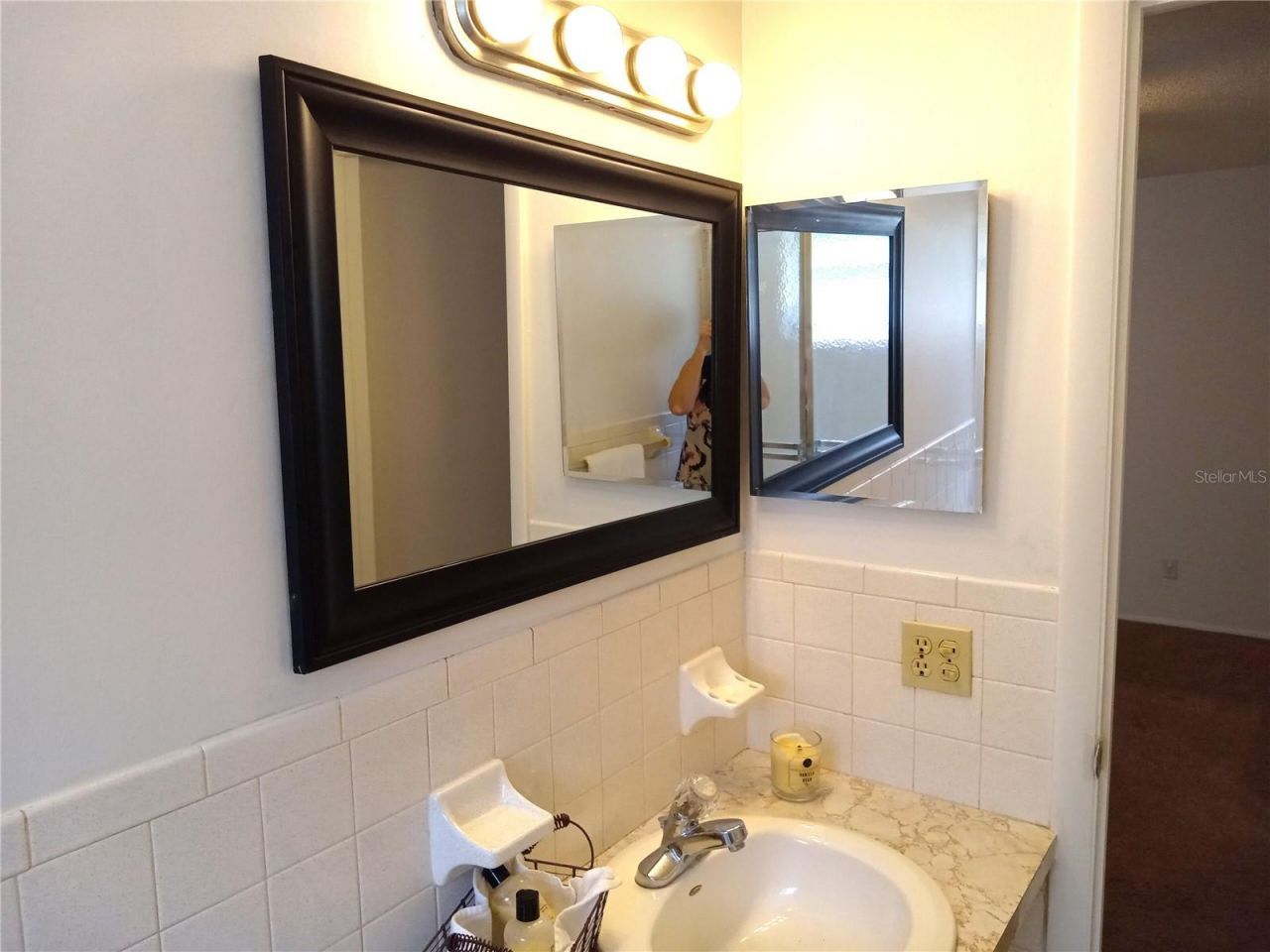 2427 Rhodesian Drive , Unit 11, Clearwater, FL 33763 Photo