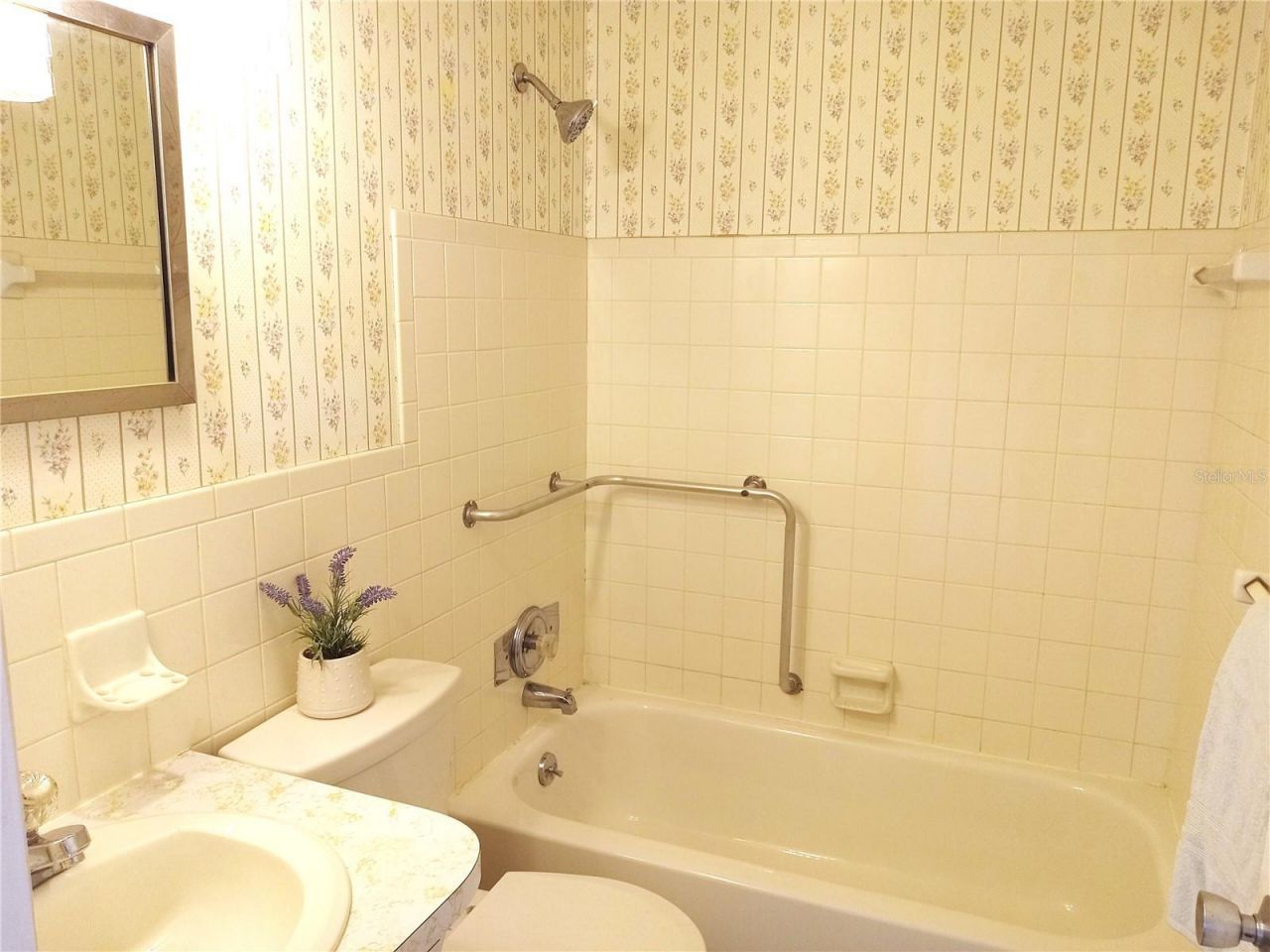 2427 Rhodesian Drive , Unit 11, Clearwater, FL 33763 Photo