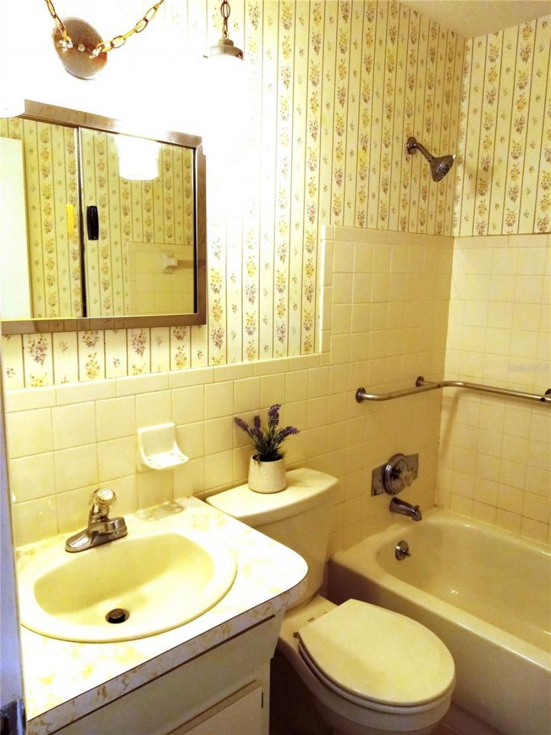 2427 Rhodesian Drive , Unit 11, Clearwater, FL 33763 Photo