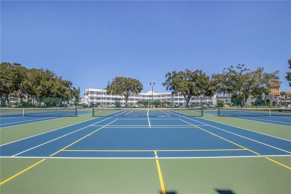 2427 Rhodesian Drive , Unit 11, Clearwater, FL 33763 Photo