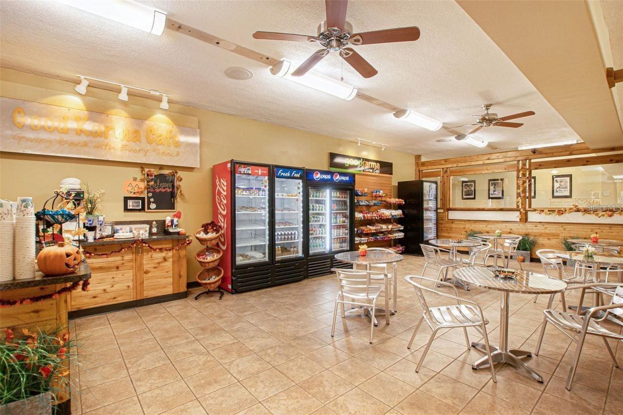 2427 Rhodesian Drive , Unit 11, Clearwater, FL 33763 Photo
