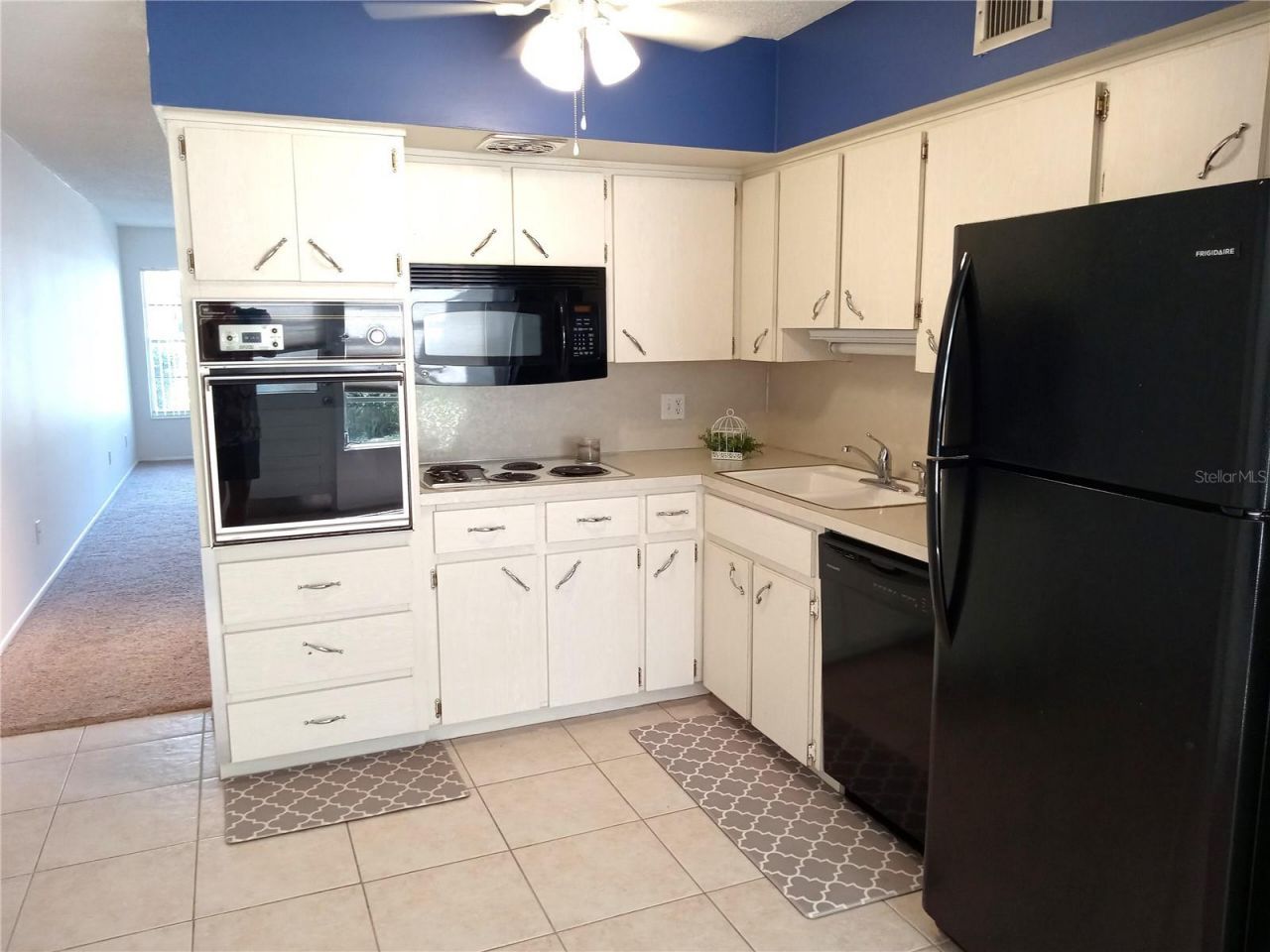 2427 Rhodesian Drive , Unit 11, Clearwater, FL 33763 Photo
