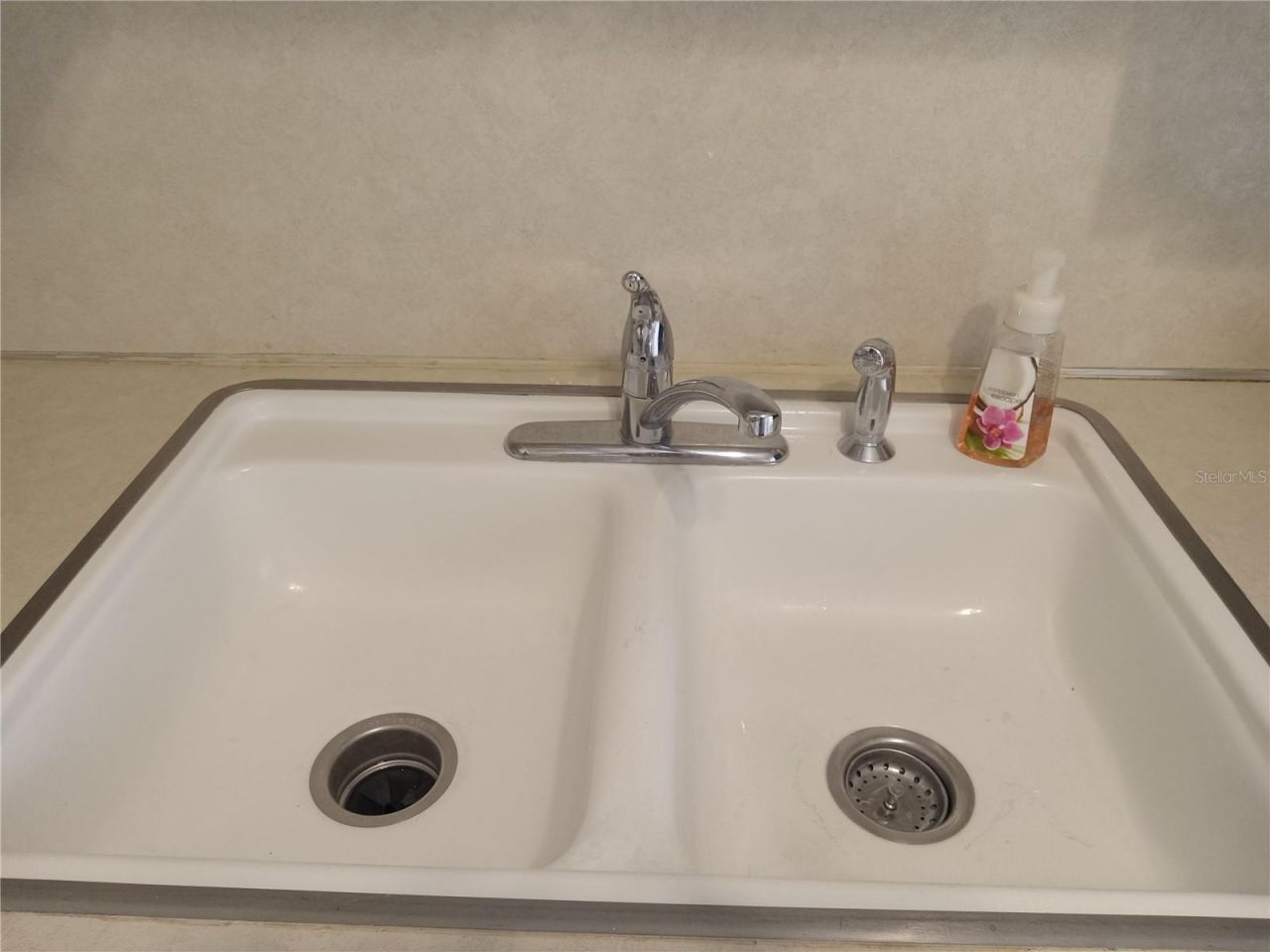 2427 Rhodesian Drive , Unit 11, Clearwater, FL 33763 Photo