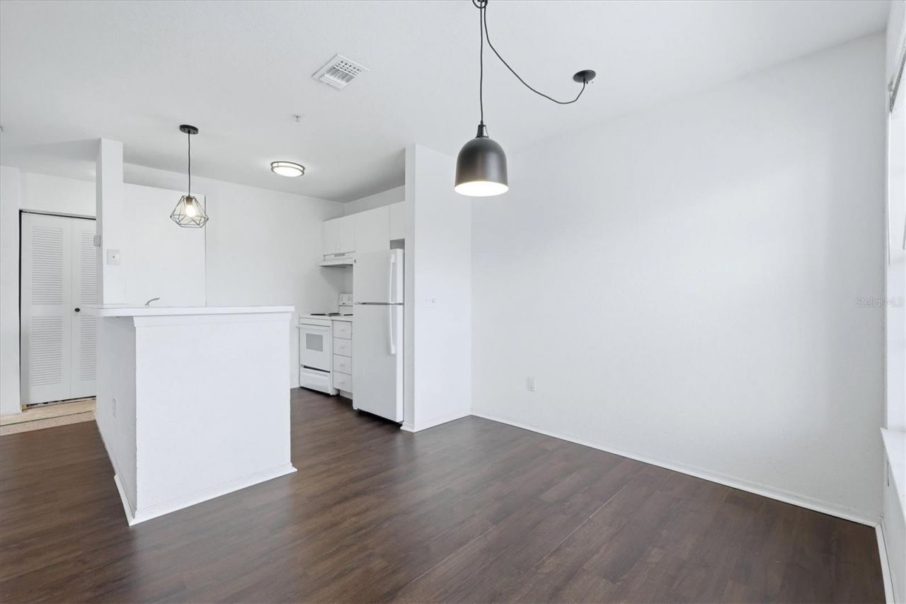 850 S Tamiami Trail, Unit 224, Sarasota, FL 34236 Photo