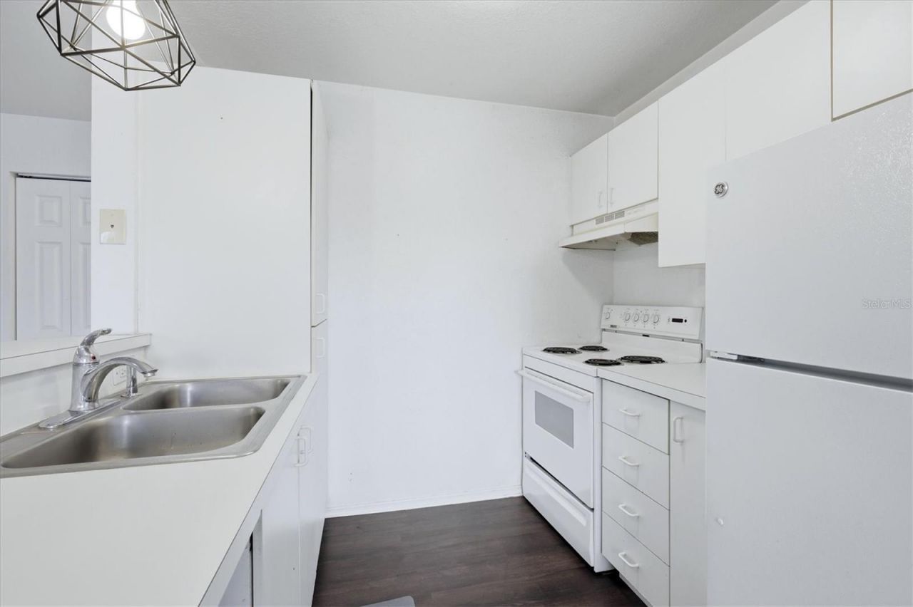 850 S Tamiami Trail, Unit 224, Sarasota, FL 34236 Photo
