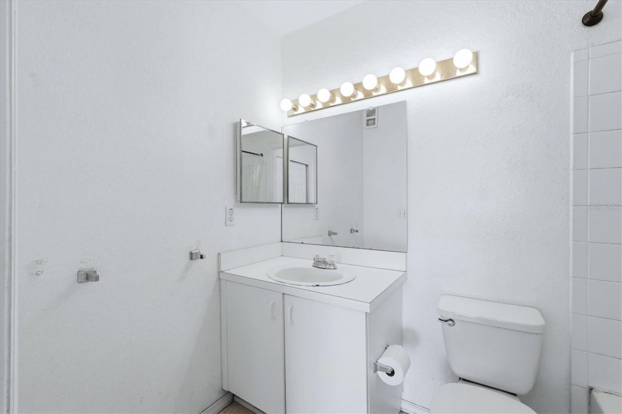 850 S Tamiami Trail, Unit 224, Sarasota, FL 34236 Photo
