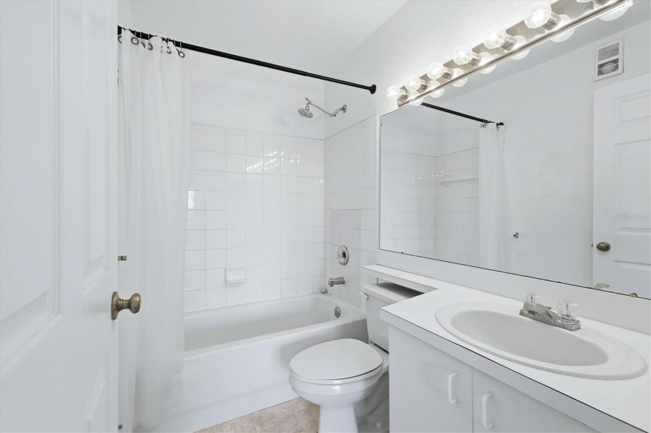 850 S Tamiami Trail, Unit 224, Sarasota, FL 34236 Photo