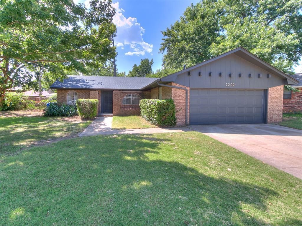 2202 Louise Lane, Norman, OK 73071 Main Photo