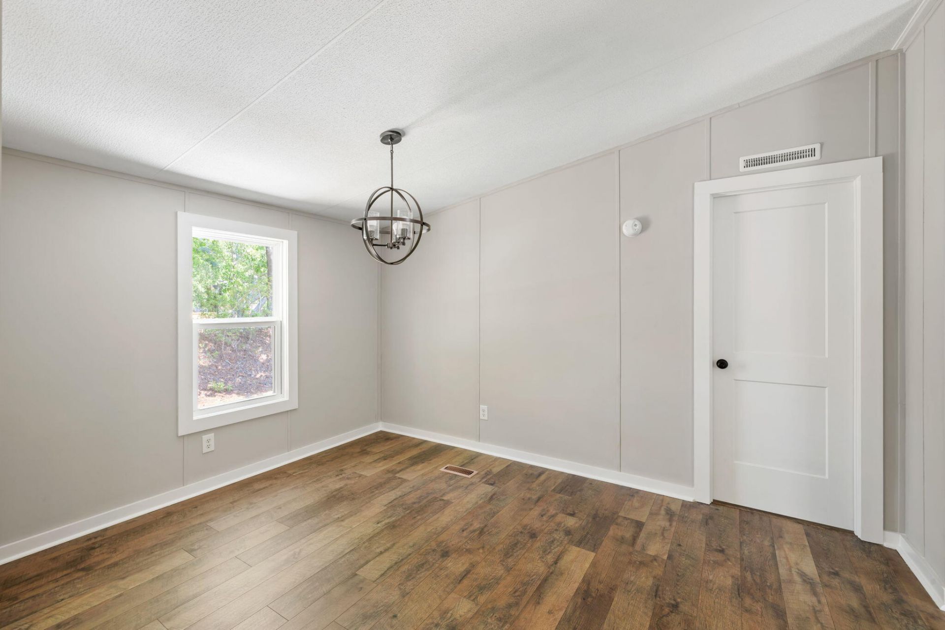 1357 Brownswood Photo 15
