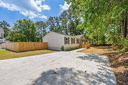 1357 Brownswood photo 4