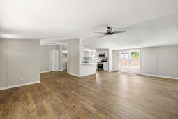 1357 Brownswood photo 4