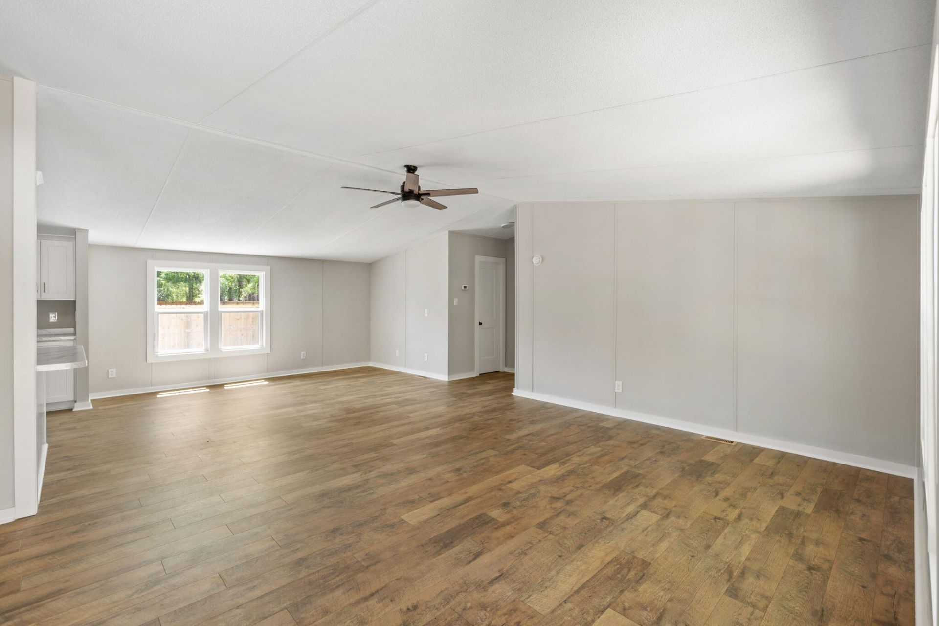 1357 Brownswood Photo 5