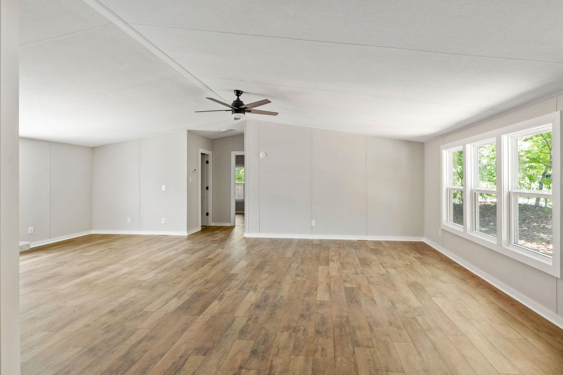 1357 Brownswood Photo 7
