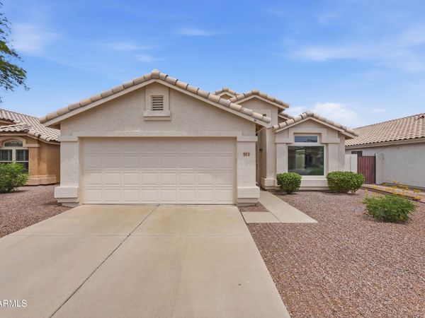 972 E CONSTITUTION Drive, Chandler, AZ 85225