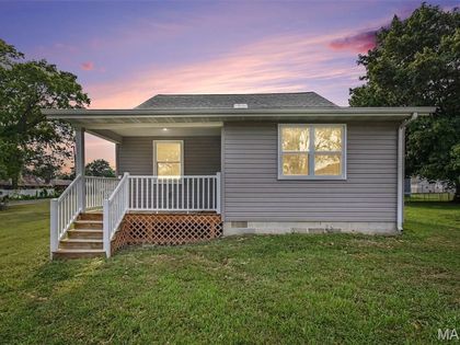 505 N 5th Street Dupo, IL 62239