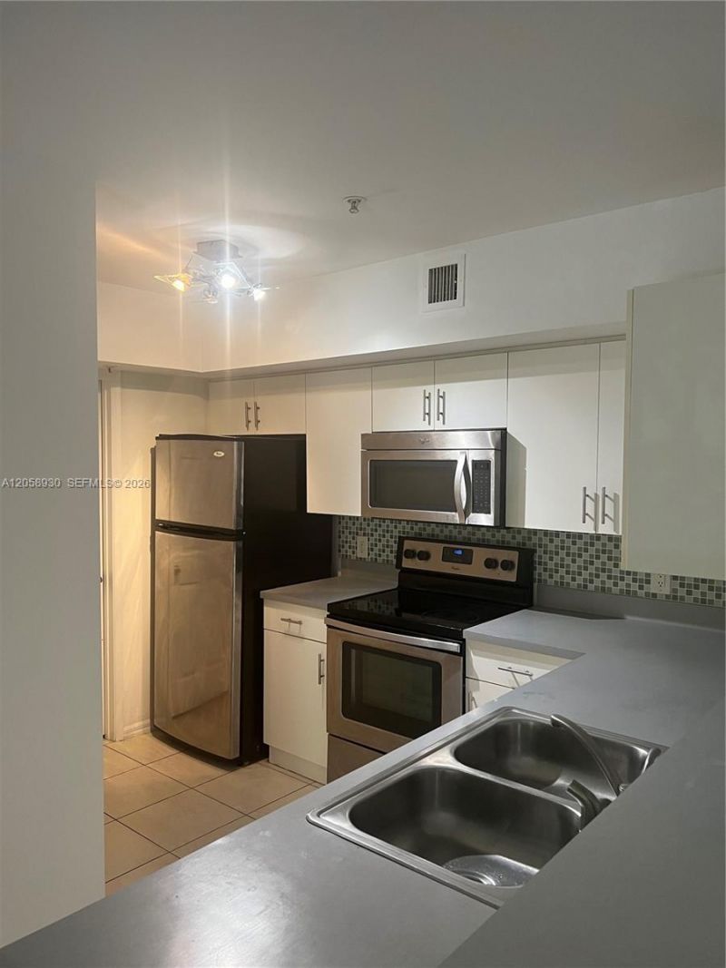 2427 Centergate Dr, Unit 305, Miramar, FL 33025 Photo