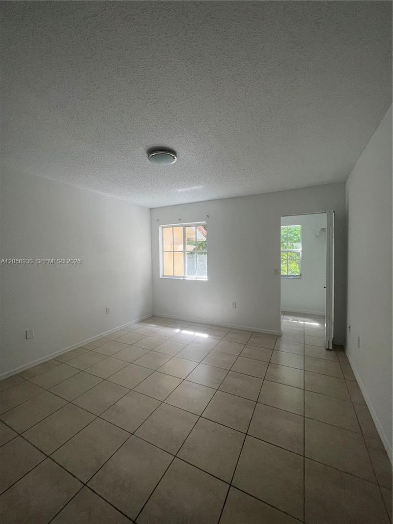 2427 Centergate Dr, Unit 305, Miramar, FL 33025 Photo