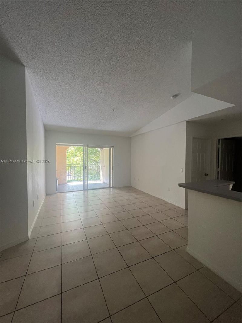 2427 Centergate Dr, Unit 305, Miramar, FL 33025 Photo