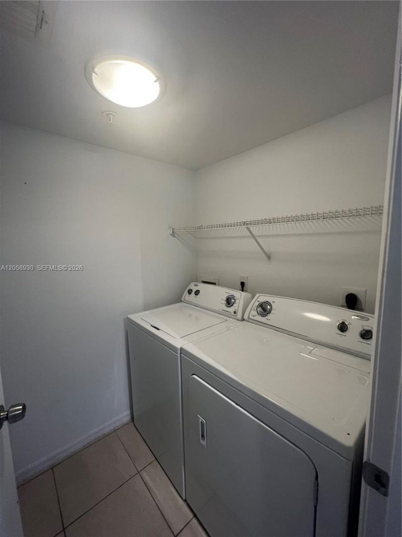 2427 Centergate Dr, Unit 305, Miramar, FL 33025 Photo