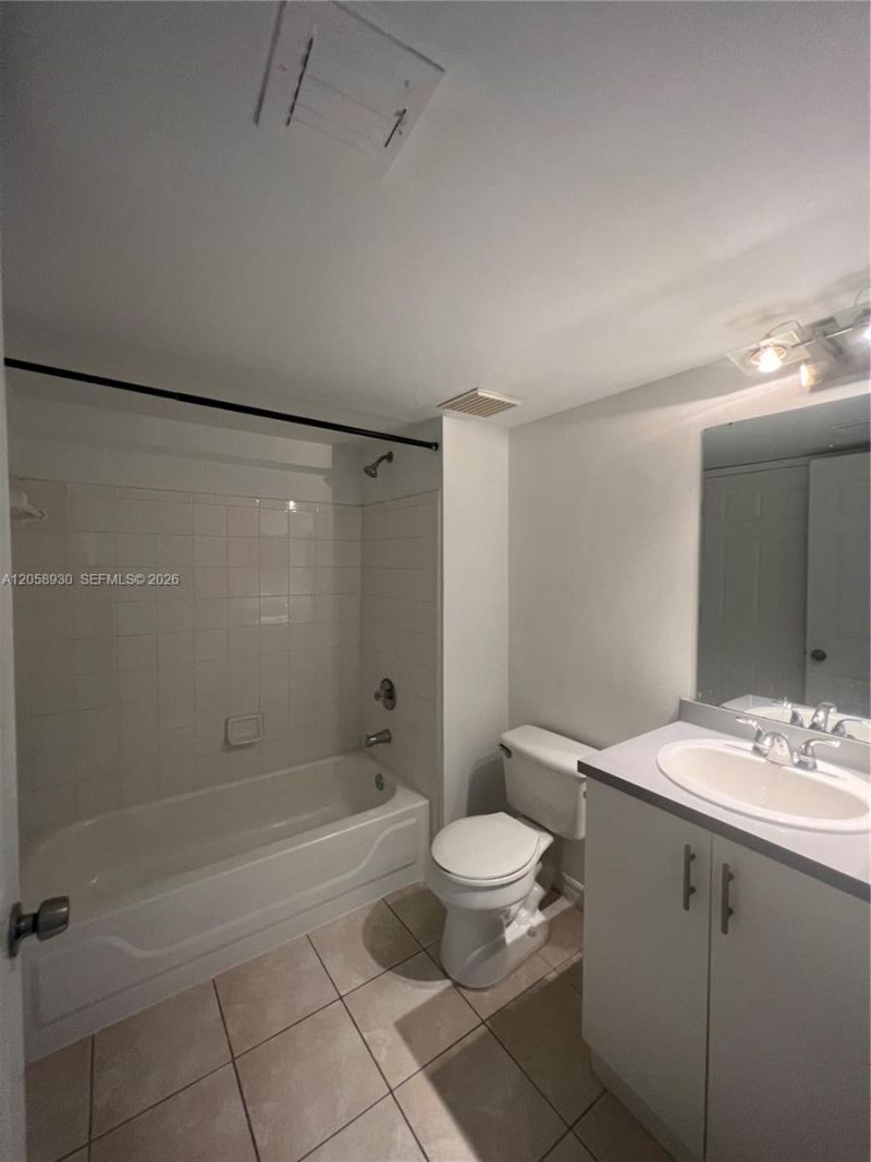 2427 Centergate Dr, Unit 305, Miramar, FL 33025 Photo