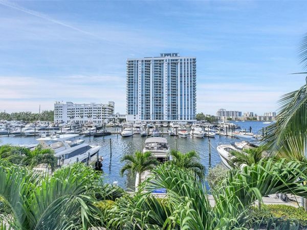 17111 Biscayne Blvd, Unit 207, North Miami Beach, FL 33160
