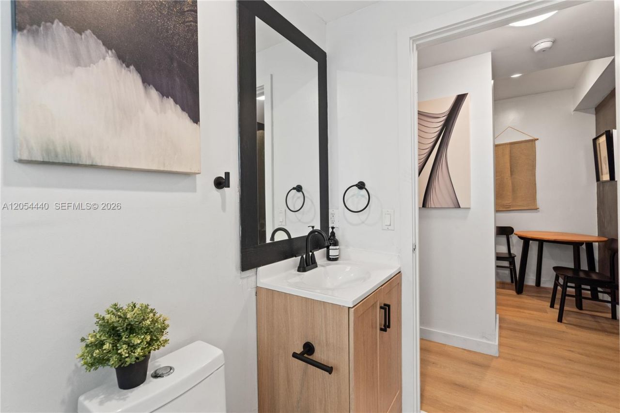810 7th , Unit 102, Miami Beach, FL 33139 Photo