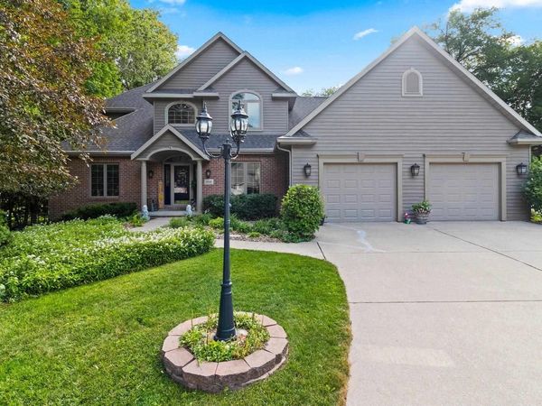 1035 COPRINUS COURT, Green Bay, WI 54313
