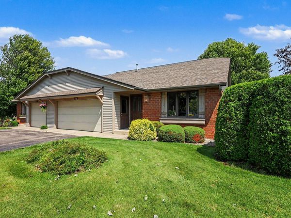 217 Parkside Drive, Zeeland, MI 49464