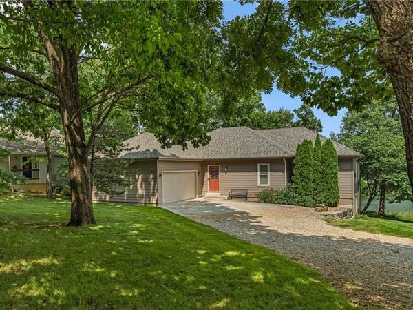 5380 Choctaw Lane, McLouth, KS 66054