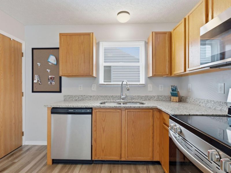 1560 Electra Street, Columbus, OH 43240 Photo 11