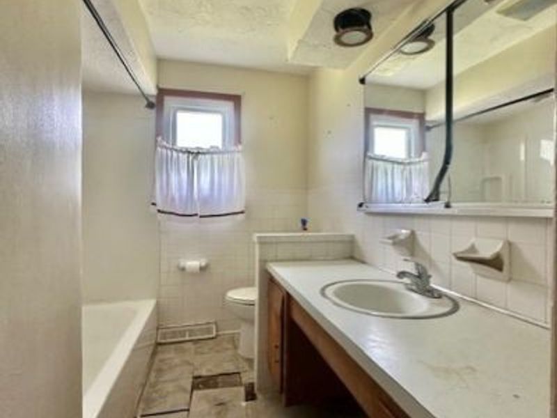 1820 W 23rd Street, Lorain, OH 44052 Photo 5