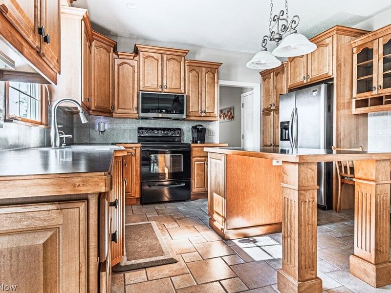 5808 Shallow Creek Avenue, Louisville, OH 44641 Photo 13
