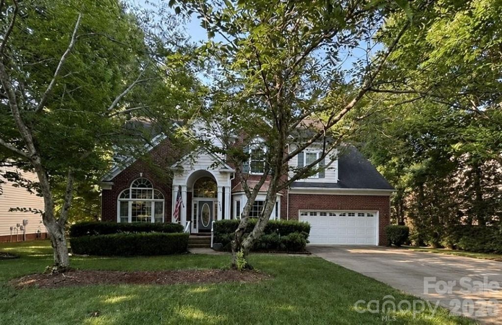 5222 Mcchesney Drive , Charlotte, NC 28269 Main Photo