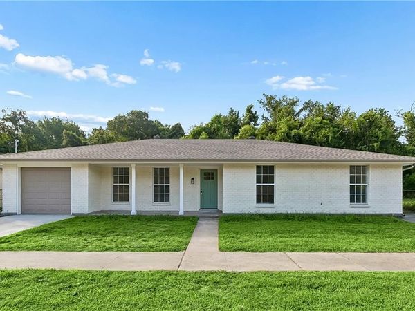 3113 MERAUX Lane, Violet, LA 70092