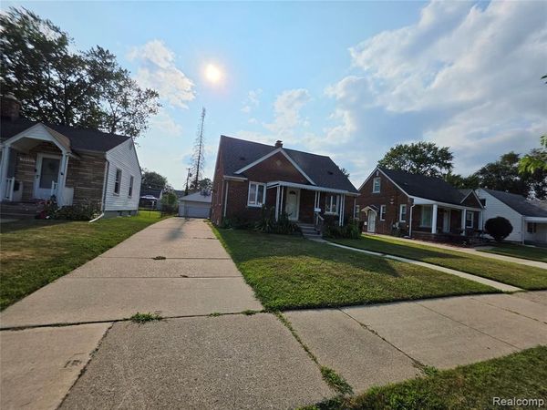 29595 Park Street, Roseville, MI 48066