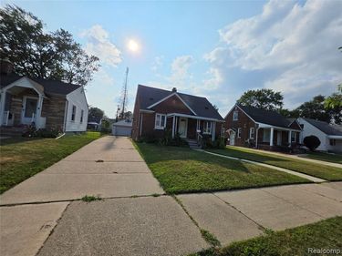 29595 Park Street , Roseville, MI 48066
