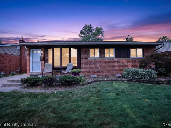 154 Darwin Street , Westland, MI 48186