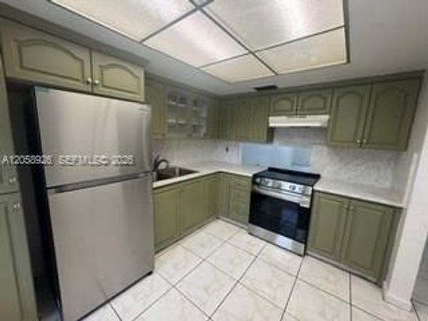 19051 NE 2nd Ave , Unit 1503, Miami, FL 33179