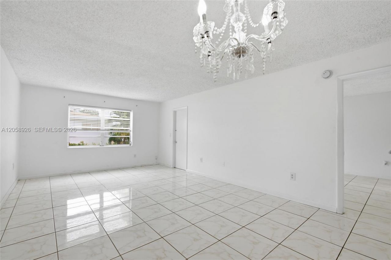 19051 NE 2nd Ave, Unit 1503, Miami, FL 33179 Photo