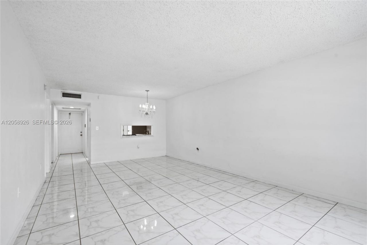 19051 NE 2nd Ave, Unit 1503, Miami, FL 33179 Photo