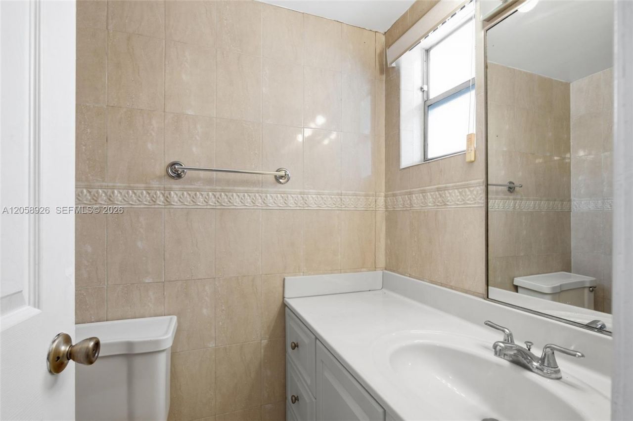 19051 NE 2nd Ave, Unit 1503, Miami, FL 33179 Photo