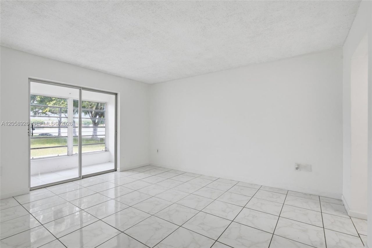 19051 NE 2nd Ave, Unit 1503, Miami, FL 33179 Photo