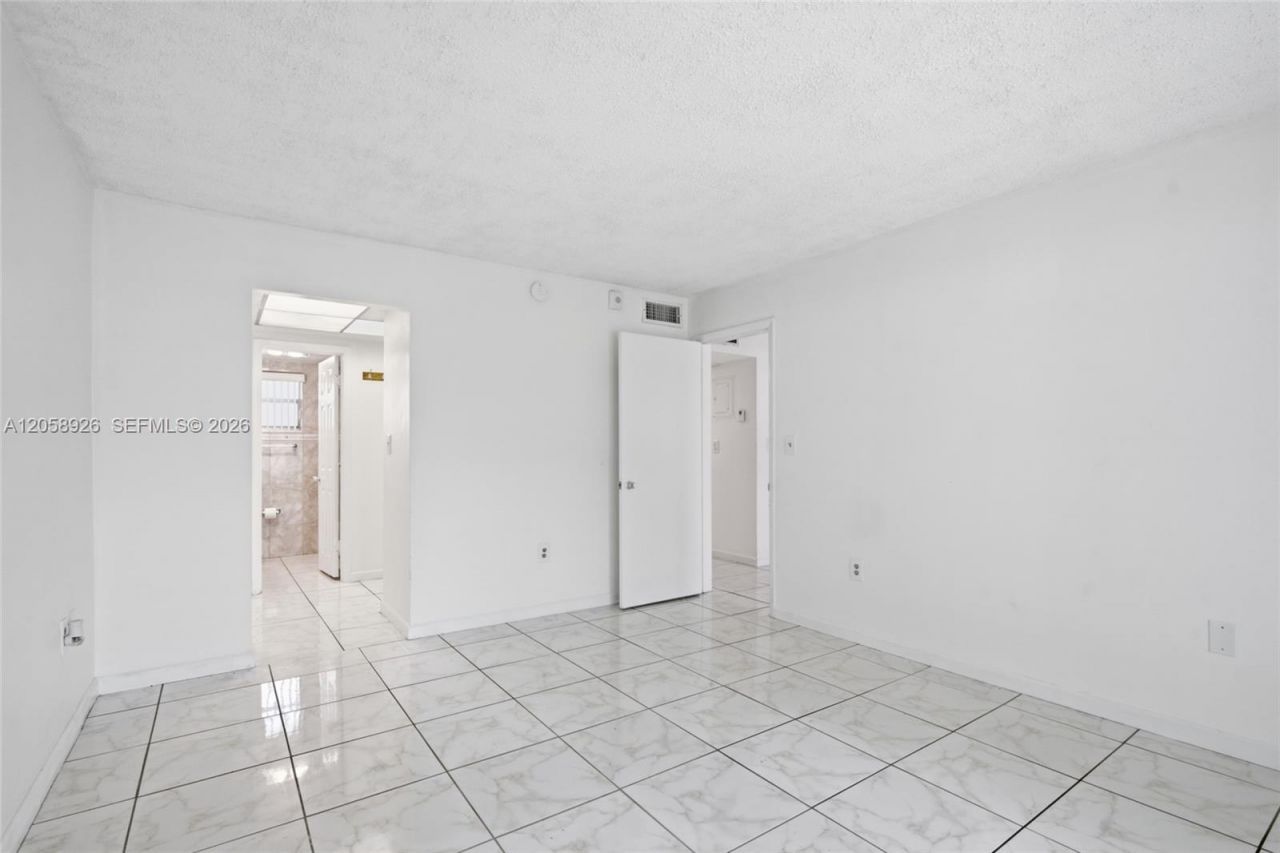 19051 NE 2nd Ave, Unit 1503, Miami, FL 33179 Photo