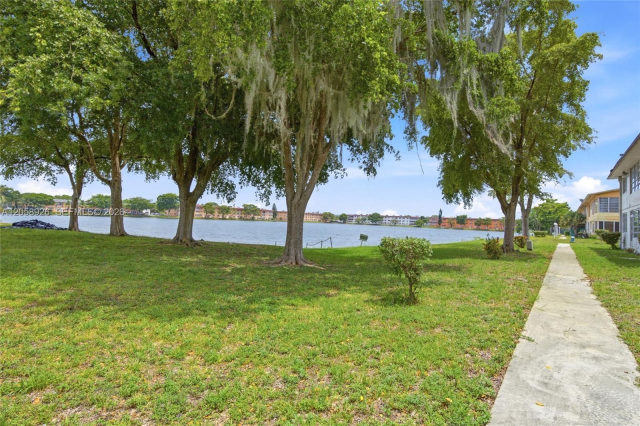 19051 NE 2nd Ave, Unit 1503, Miami, FL 33179 Photo