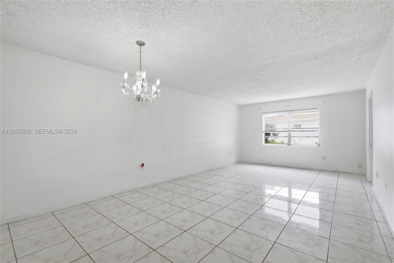 19051 NE 2nd Ave, Unit 1503, Miami, FL 33179 Photo