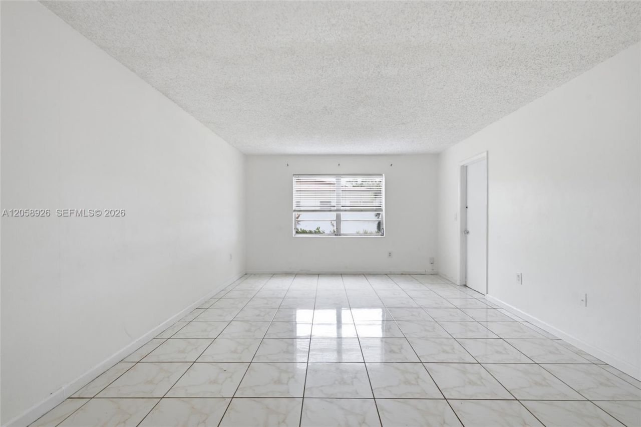19051 NE 2nd Ave, Unit 1503, Miami, FL 33179 Photo