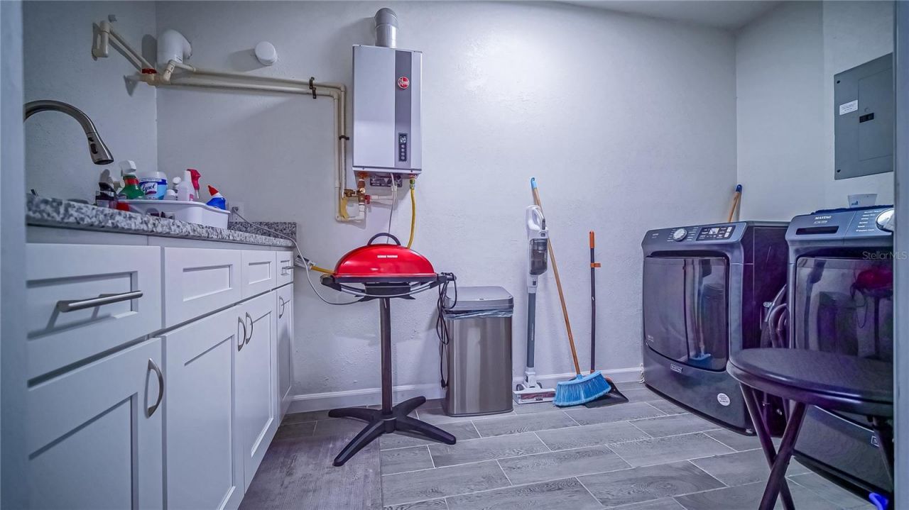 13305 Lacebark Pine Road, Orlando, FL 32832 Photo
