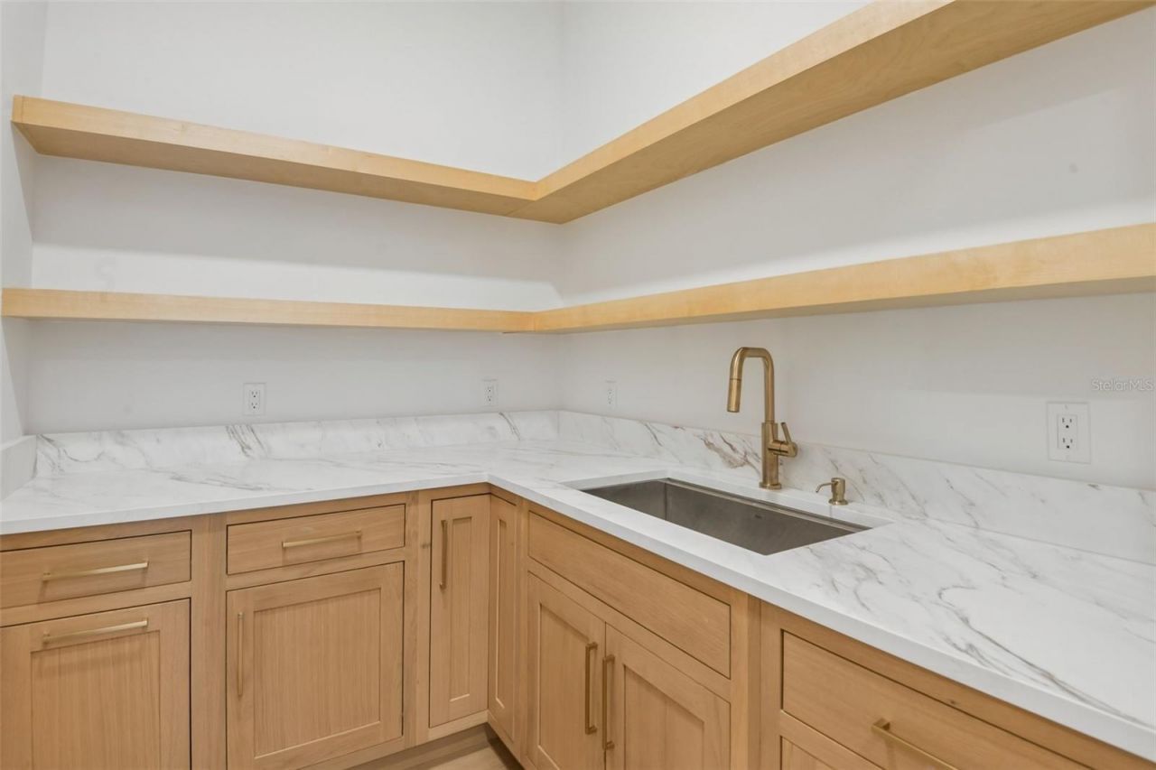 96 Shore Drive, Tarpon Springs, FL 34689 Photo