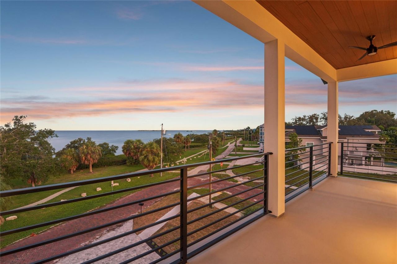 96 Shore Drive, Tarpon Springs, FL 34689 Photo